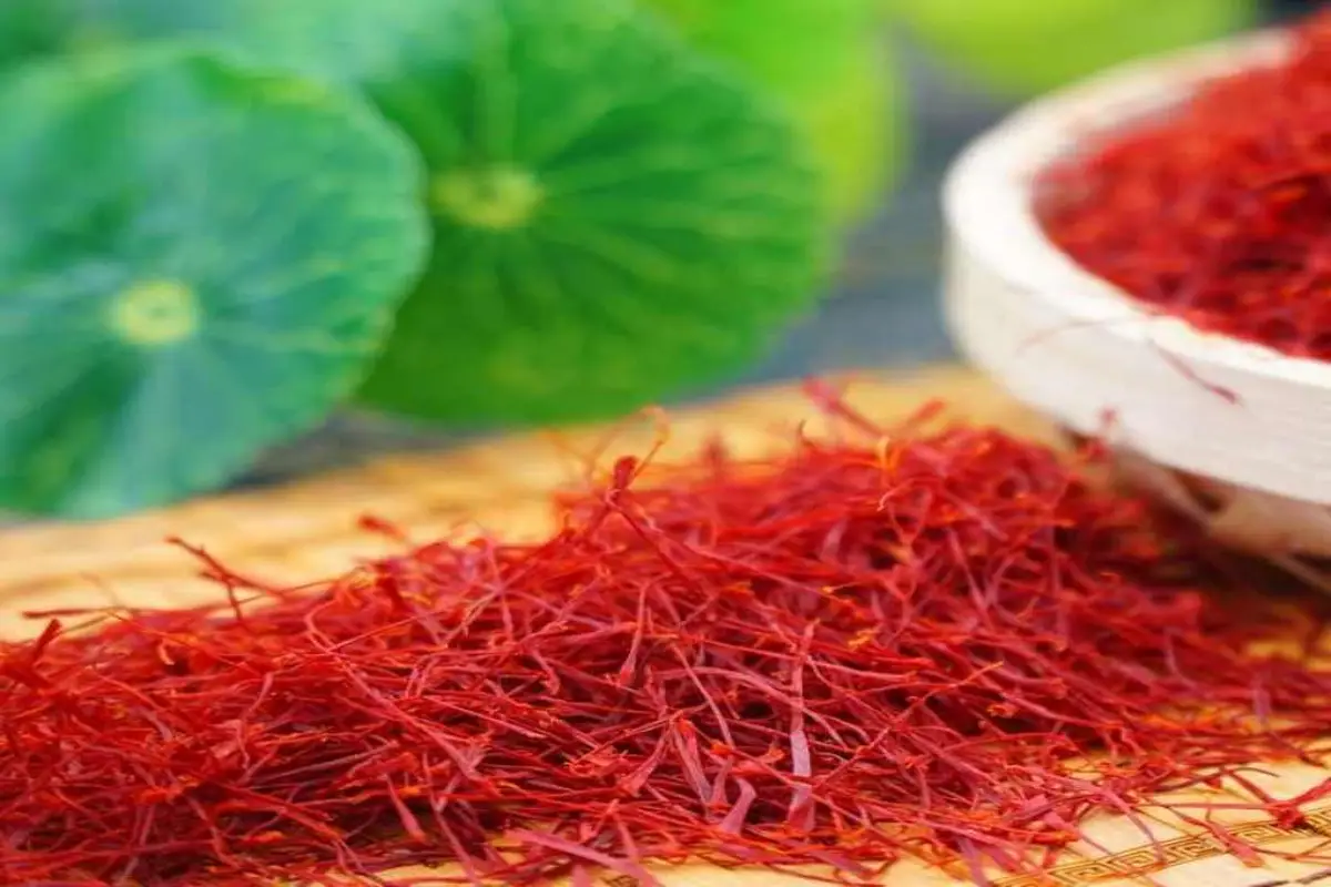how to test if saffron is real