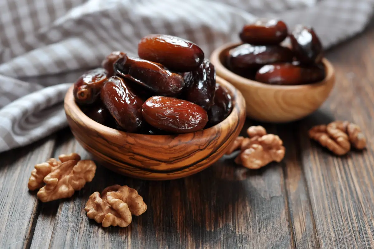 when is the best time to eat dates