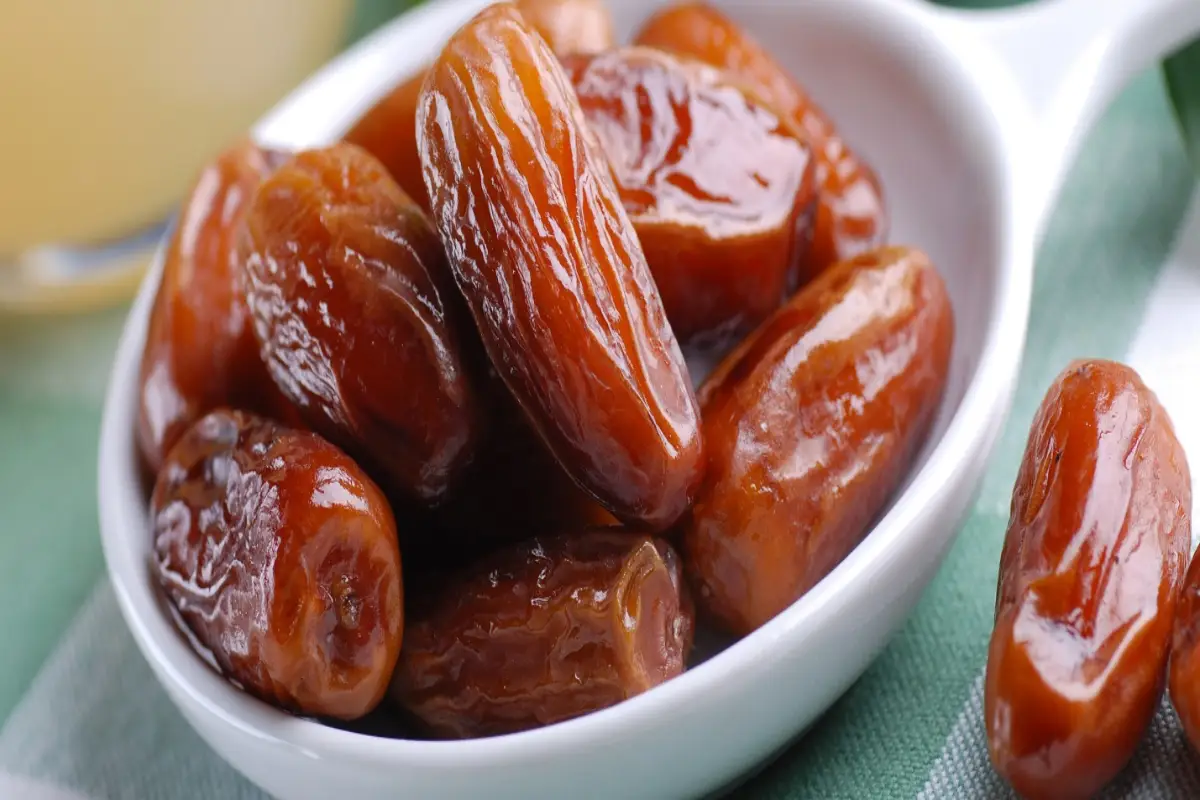 best time to eat dates